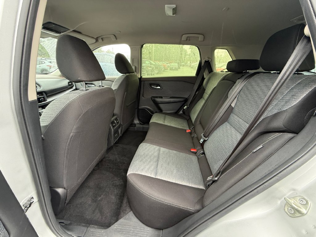 Used 2023 Nissan Rogue SV AWD/4WD image 23