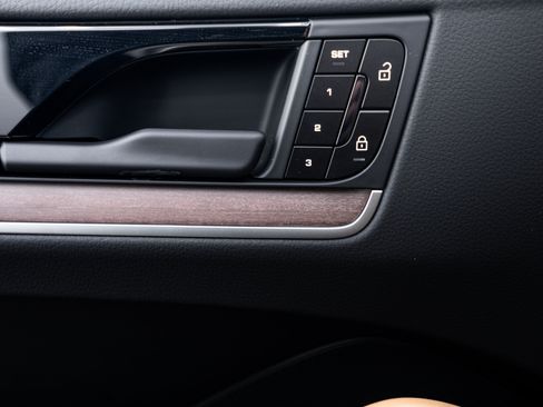 New 2026 Porsche Cayenne E-Hybrid AWD/4WD image 19