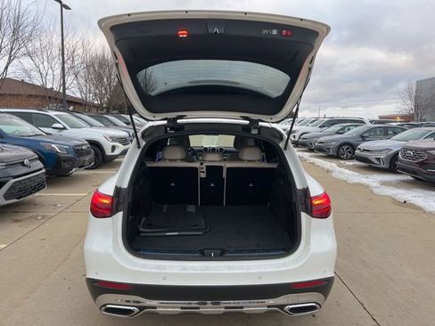 Used 2025 Mercedes-Benz GLC 300 4MATIC image 9