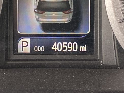 Used 2020 Toyota Sienna SE w/ Nightshade Edition FWD image 31