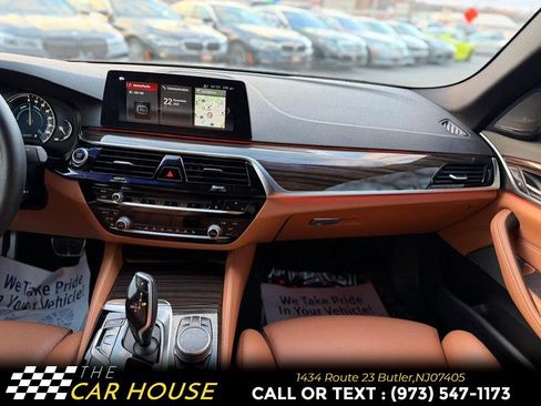 Used 2018 BMW 530e xDrive w/ M Sport Package 2 image 28