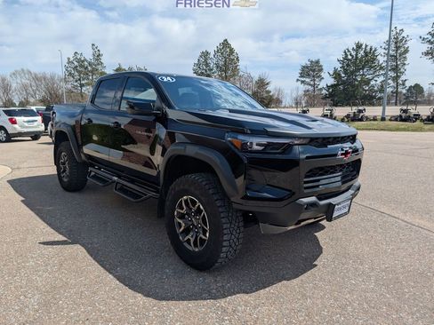 Used 2024 Chevrolet Colorado ZR2 w/ Technology Package image 7