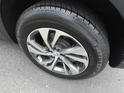 Used 2023 Buick Envision Essence image 31