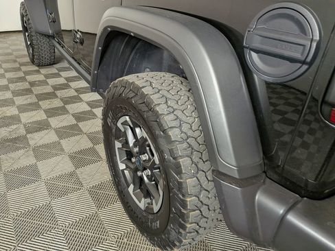Certified 2025 Jeep Wrangler Unlimited Rubicon 4xe w/ Convenience Group AWD/4WD image 15