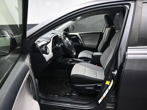 Used 2018 Toyota RAV4 XLE w/ Plus Extra Value Package AWD/4WD image 11