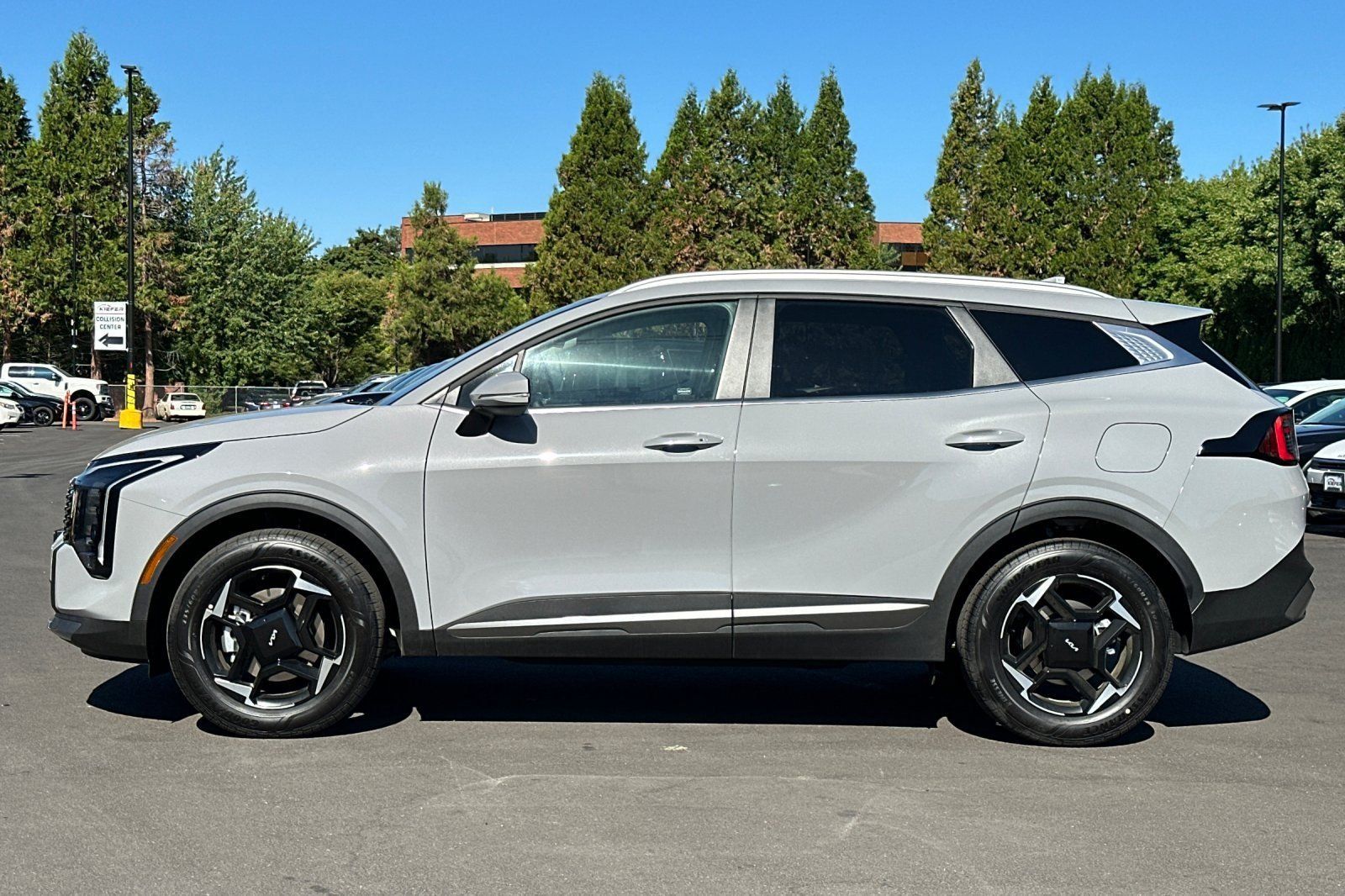 Used 2026 Kia Sportage EX AWD/4WD image 7