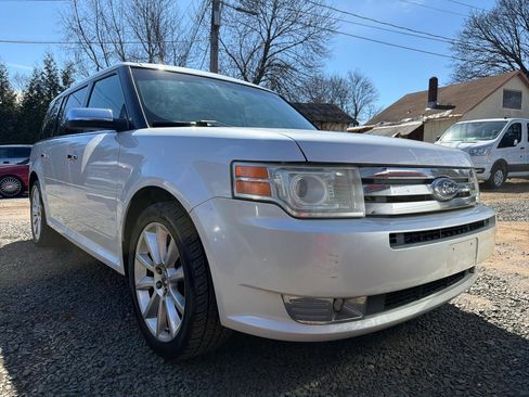 Used 2011 Ford Flex Limited w/ Rapid Spec Order Code image 3