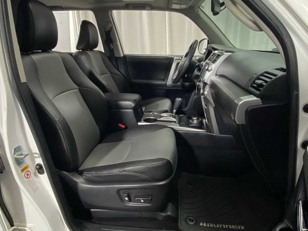Used 2014 Toyota 4Runner SR5 Premium AWD/4WD image 31