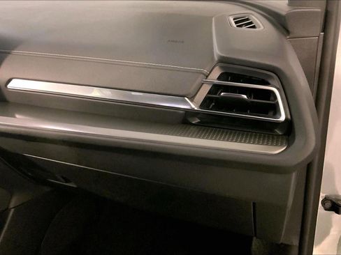 Used 2024 Chevrolet Traverse LT image 16