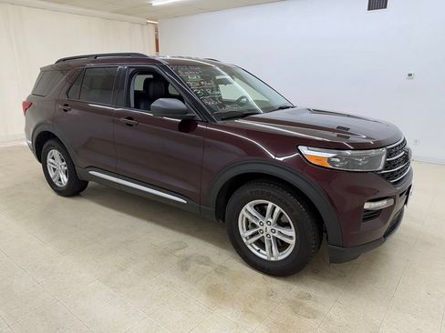 Used 2022 Ford Explorer XLT w/ Equipment Group 202A AWD/4WD image 7