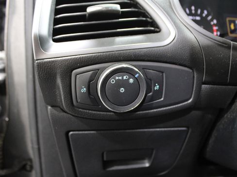 Used 2015 Ford Edge SE image 8