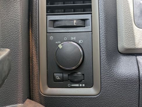 Used 2012 RAM 2500 ST w/ Chrome Appearance Group RWD image 13