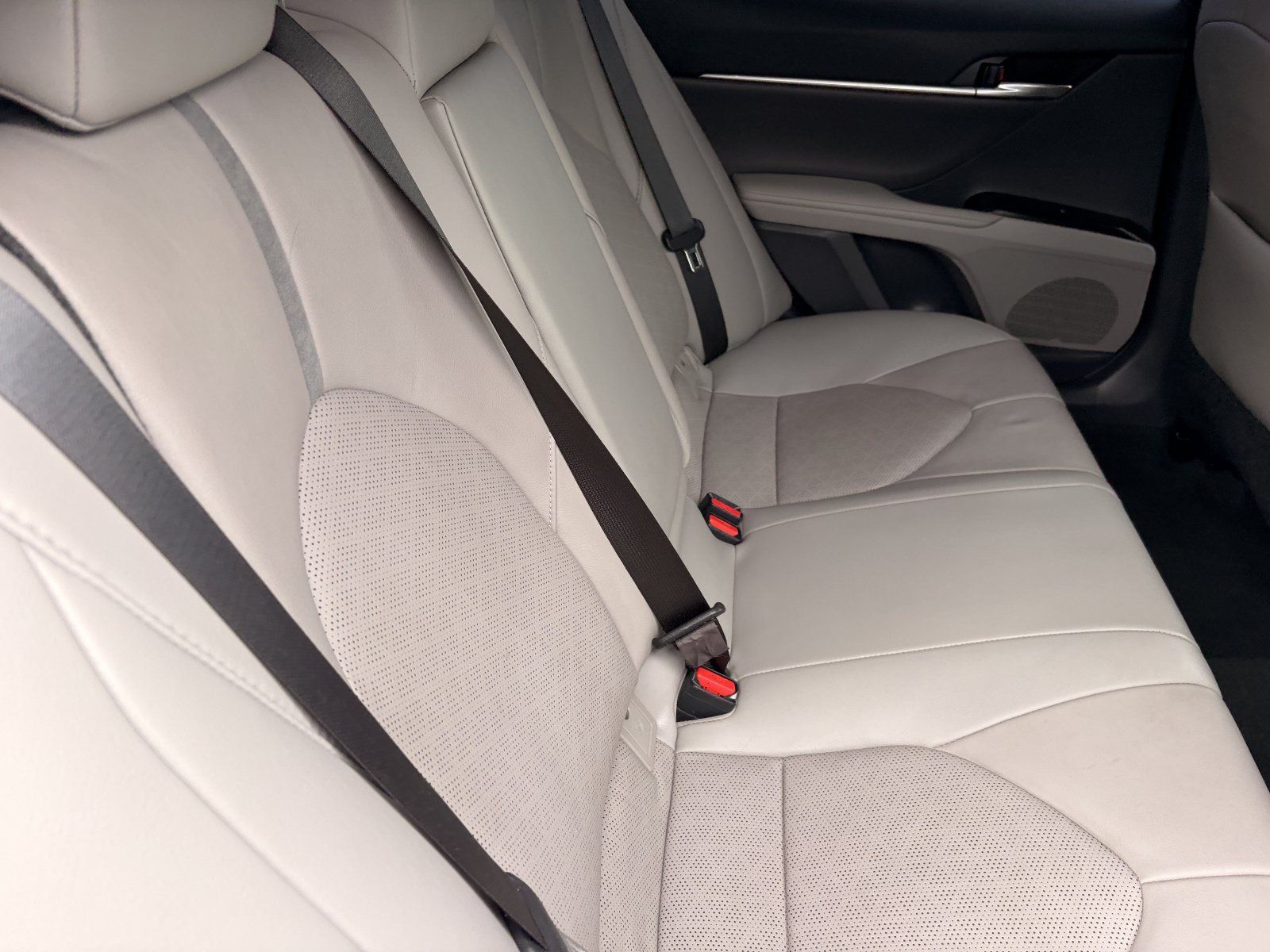 Used 2020 Toyota Camry XSE w/ Carpet Mat Package FWD image 12