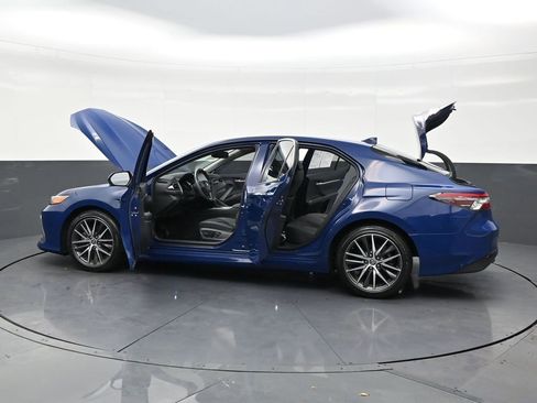 Used 2024 Toyota Camry XLE FWD image 31