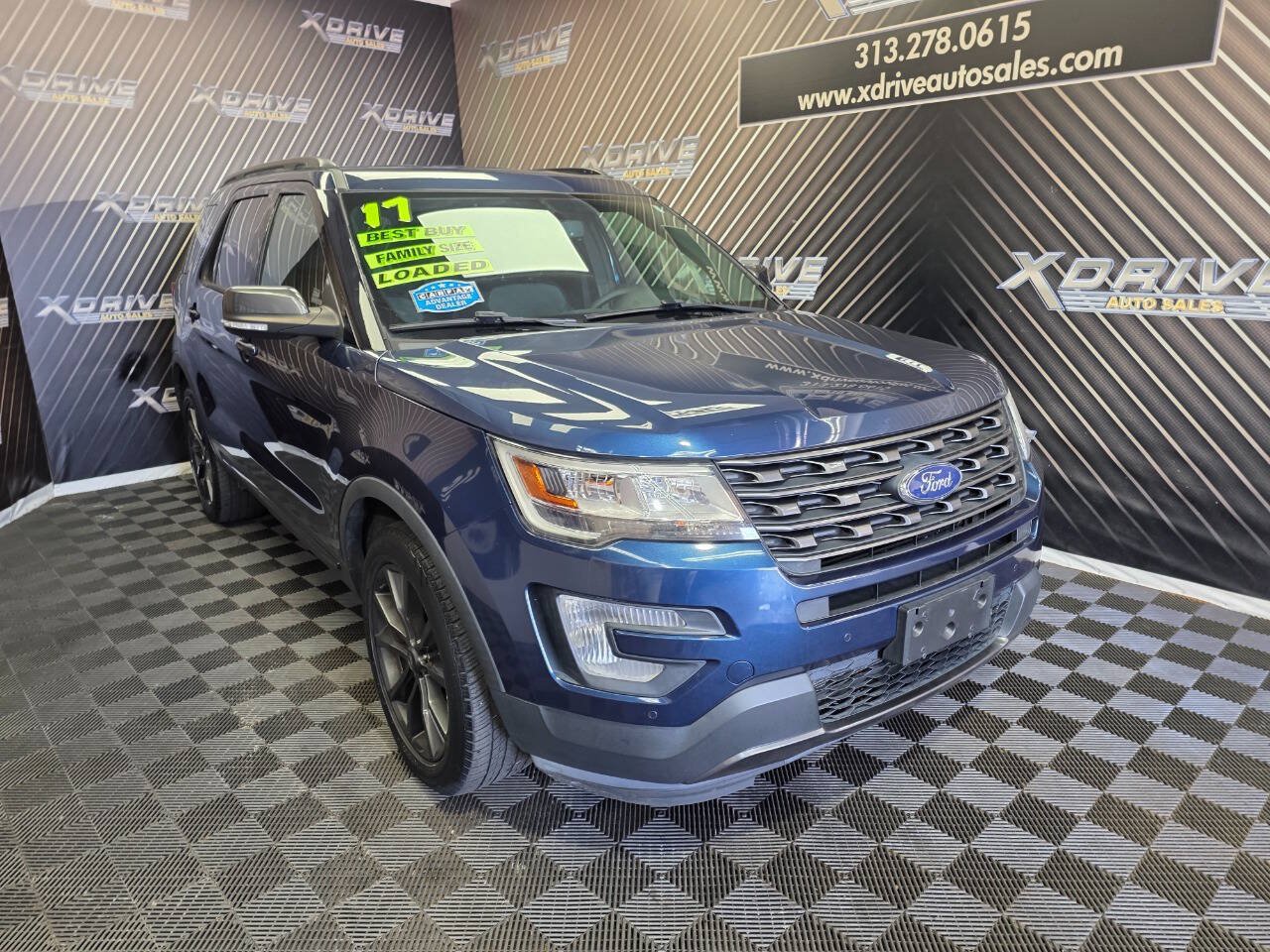 Used 2017 Ford Explorer XLT w/ Equipment Group 202A AWD/4WD image 6