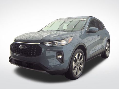 Used 2025 Ford Escape Platinum w/ Premium Technology Package image 1