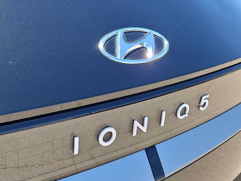 Certified 2024 Hyundai Ioniq 5 SEL RWD image 12