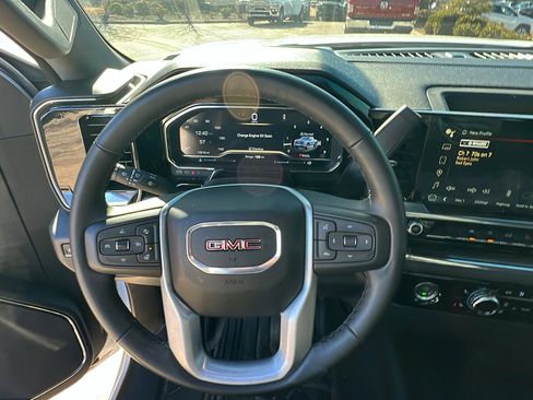 Used 2024 GMC Sierra 1500 Elevation image 27