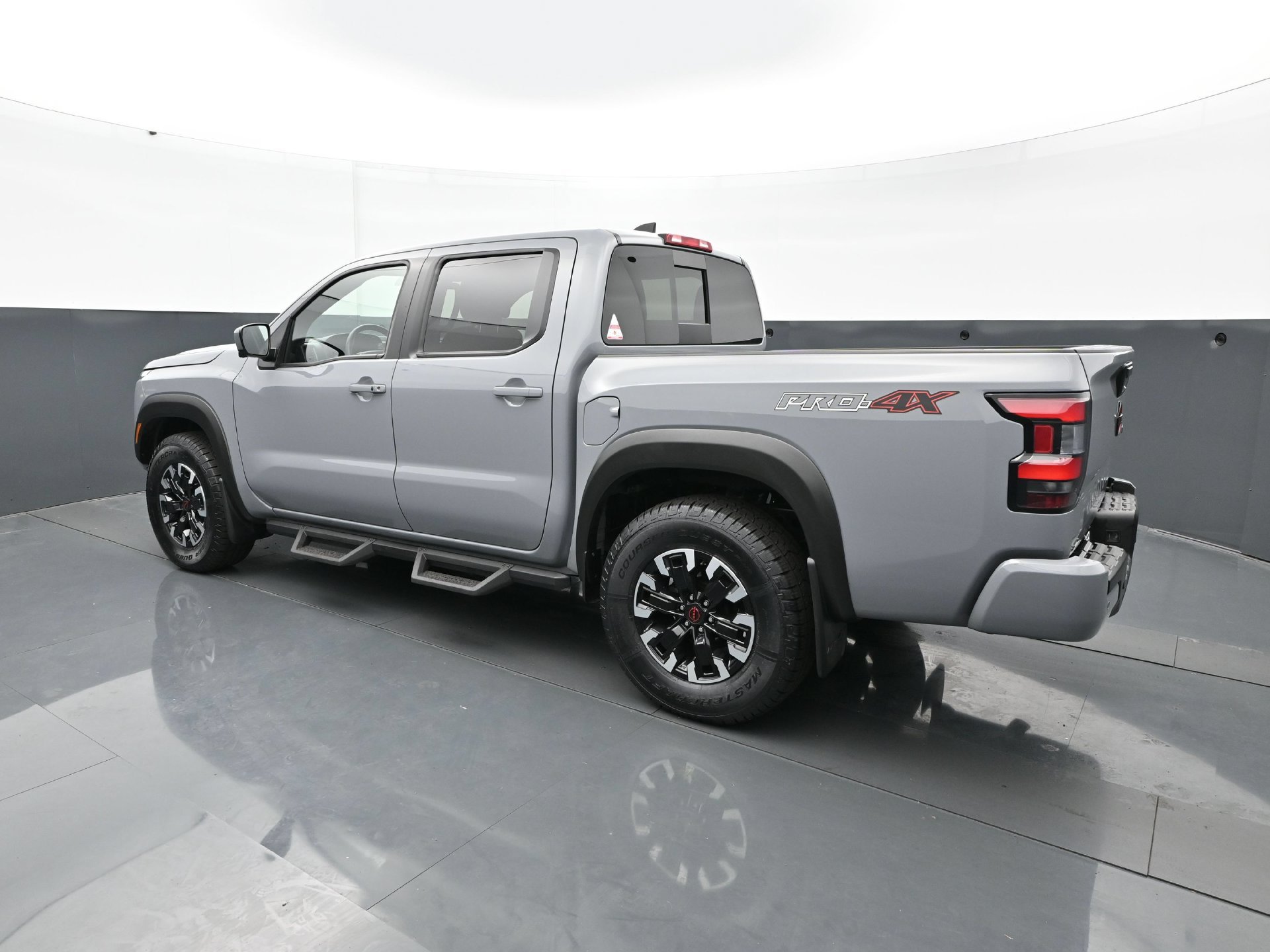 Used 2023 Nissan Frontier PRO-4X w/ Pro Convenience Package AWD/4WD image 4