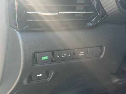 Used 2020 Nissan Sentra SV FWD image 10