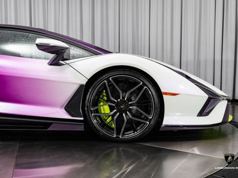 Used 2020 Lamborghini Sian Coupe image 39