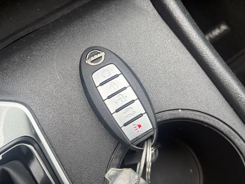 Used 2025 Nissan Altima 2.5 SV FWD image 23