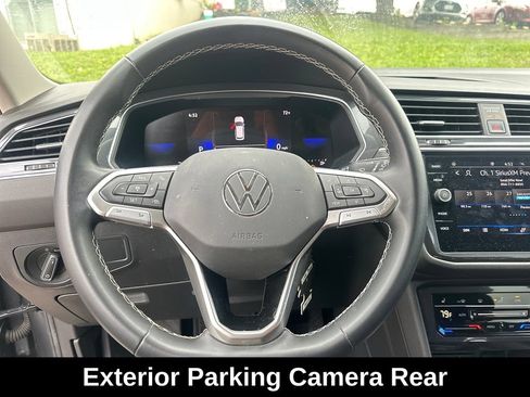 Used 2023 Volkswagen Tiguan SE FWD image 11