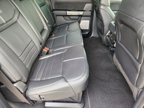 Used 2025 Ford F250 Platinum w/ FX4 Off-Road Package image 31