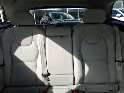 New 2026 Volvo XC60 B5 Ultra w/ Protection Package Premier AWD/4WD image 17