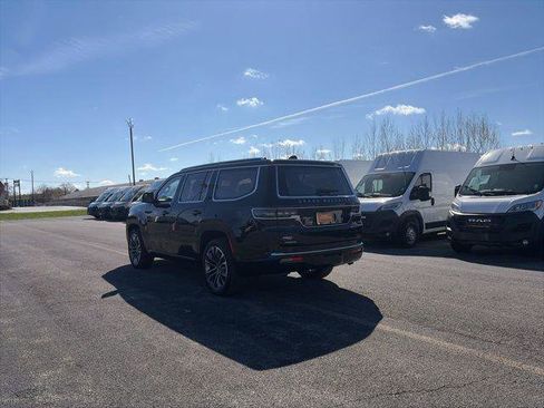 Certified 2022 Jeep Grand Wagoneer Series III AWD/4WD image 3