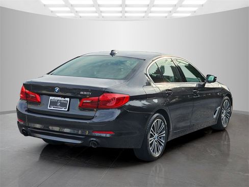 Used 2019 BMW 530i w/ Convenience Package image 6