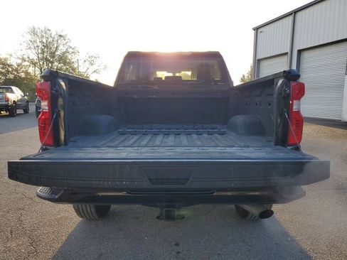Used 2022 Chevrolet Silverado 2500 Custom w/ Custom Convenience Package image 10