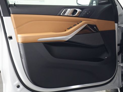 New 2026 BMW X5 xDrive50e w/ Climate Comfort Package AWD/4WD image 7