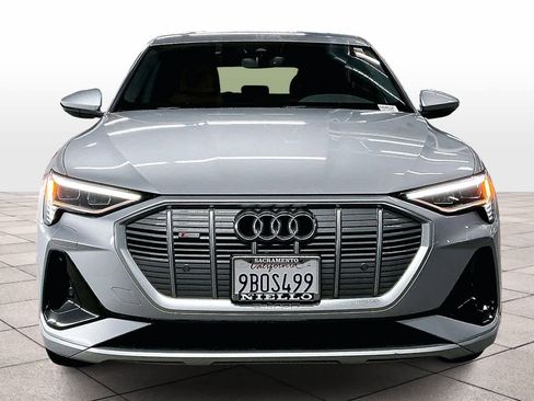 Used 2022 Audi e-tron Premium image 3
