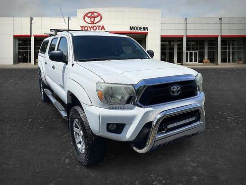 Used 2015 Toyota Tacoma 4x4 Double Cab w/ SR5 Package image 4