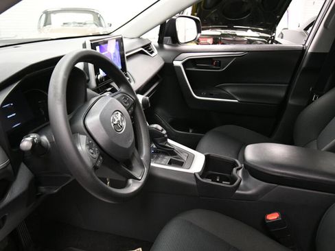 Certified 2023 Toyota RAV4 LE image 18