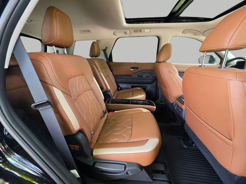 New 2026 Nissan Pathfinder Platinum AWD/4WD image 10