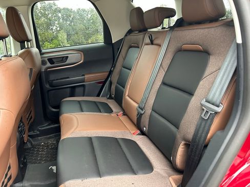 Used 2025 Ford Bronco Sport Outer Banks w/ Sasquatch Outer Banks Package image 13