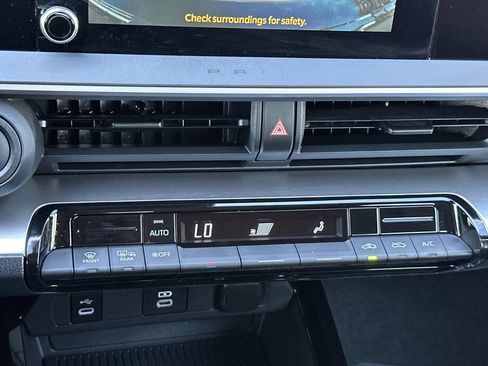 Certified 2024 Toyota Prius LE FWD image 22