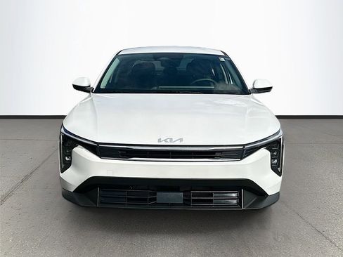 New 2025 Kia K4 LXS image 2