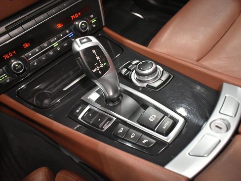 Used 2011 BMW 535i xDrive image 37