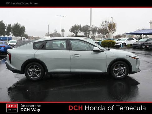 Used 2025 Kia K4 LXS image 5