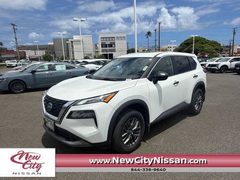 Used 2023 Nissan Rogue S FWD image 1