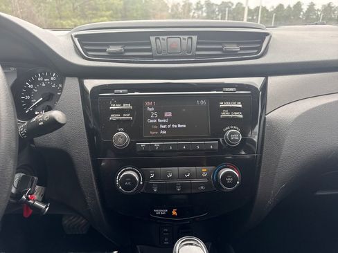 Used 2018 Nissan Rogue Sport S w/ S Appearance Package image 17