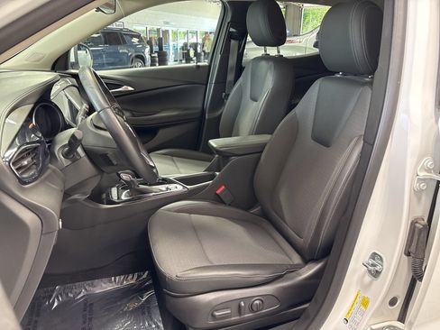 Used 2023 Buick Encore GX Preferred w/ Cold Weather Comfort Package FWD image 9