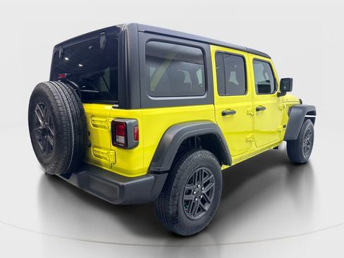 Used 2024 Jeep Wrangler Sport S image 6
