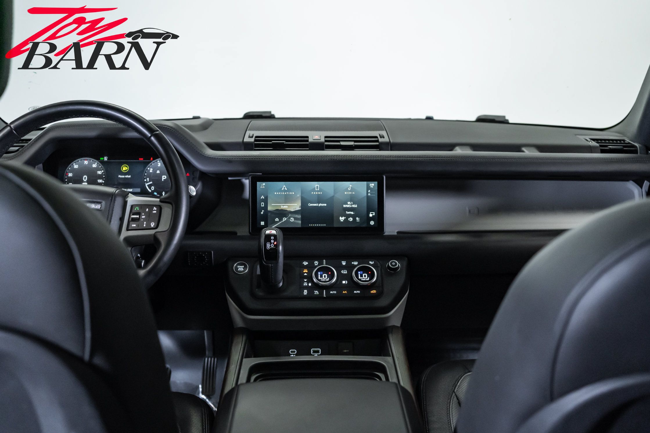 Used 2024 Land Rover Defender 110 X-Dynamic SE AWD/4WD image 42