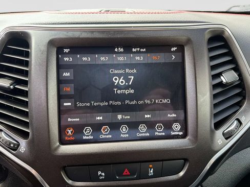 Used 2022 Jeep Cherokee Trailhawk AWD/4WD image 24