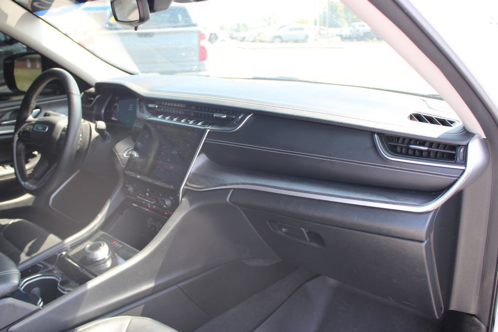 Used 2022 Jeep Grand Cherokee L Limited RWD image 35