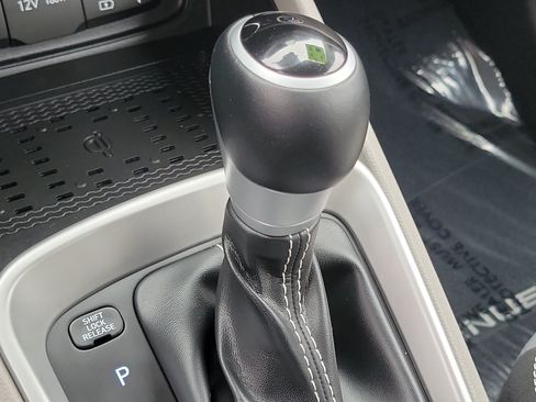 Certified 2026 Hyundai Venue SEL FWD image 16